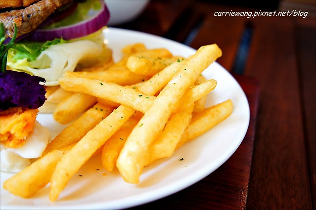 彰化巴特早午餐｜挑戰5公分之極限，費時30分鐘才可以完成的厚鬆餅，彰化現在也吃的到了哦！ @飛天璇的口袋