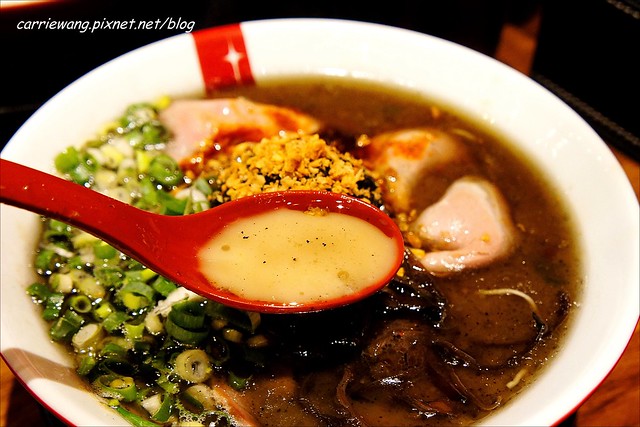 台中西屯｜Nagi豚骨拉麵 凪．東京拉麵大賞冠軍，每週都推出限定王 @飛天璇的口袋