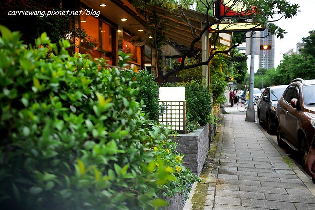 8%ice 甜．鹹點心屋｜日式建築裡賣的是法式甜點，超夯的閃電泡芙來襲 @飛天璇的口袋