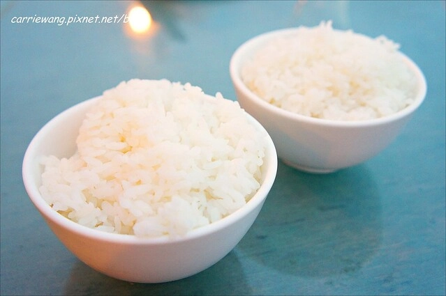 陸光七村｜隱身大坑山上的眷村美食，在廣場上吃辦桌，體驗50年代的懷舊風華，還可以欣賞夜景 @飛天璇的口袋