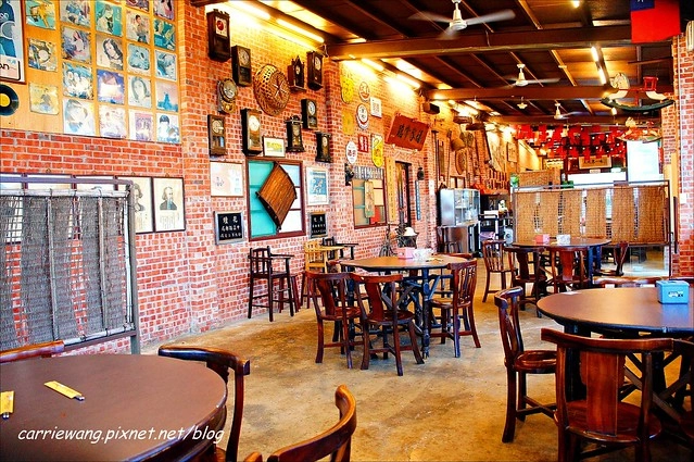 陸光七村｜隱身大坑山上的眷村美食，在廣場上吃辦桌，體驗50年代的懷舊風華，還可以欣賞夜景 @飛天璇的口袋