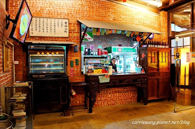 陸光七村｜隱身大坑山上的眷村美食，在廣場上吃辦桌，體驗50年代的懷舊風華，還可以欣賞夜景 @飛天璇的口袋