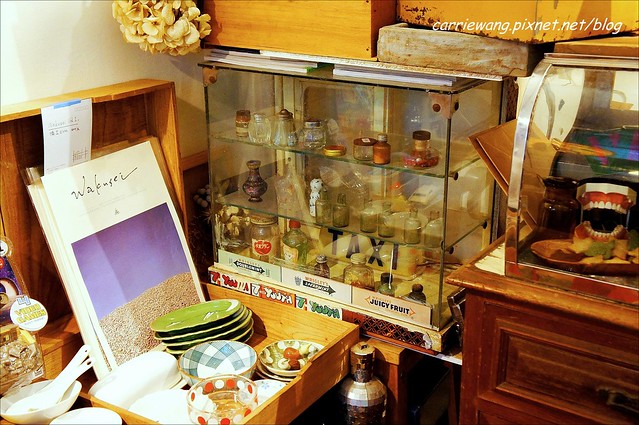 【台中下午茶】貪吃鬼(食いしん坊)。老宅改建的餐廳，座落在隱敝的巷弄間，裡面有濃濃的雜貨風，還有提供限量手作甜點 @飛天璇的口袋