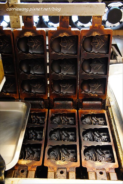 【金門必買伴手禮】金悅坊風伯燒。可愛的風獅爺造型雞蛋糕，內餡濃郁又好吃，還有特製的格格Q餅，是蟲蟲造型的唷！ @飛天璇的口袋