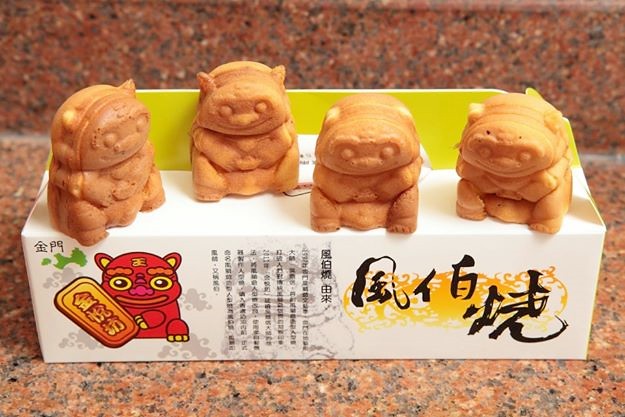【金門必買伴手禮】金悅坊風伯燒。可愛的風獅爺造型雞蛋糕，內餡濃郁又好吃，還有特製的格格Q餅，是蟲蟲造型的唷！ @飛天璇的口袋