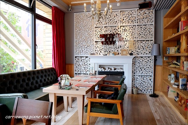 貳樓餐廳台中店：餐點份量大選擇性多，還可以把危機化成轉機 @飛天璇的口袋