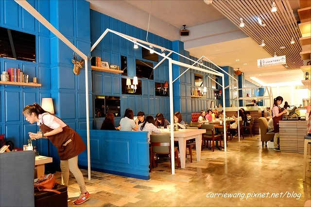 貳樓餐廳台中店：餐點份量大選擇性多，還可以把危機化成轉機 @飛天璇的口袋