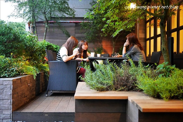 8%ice 甜．鹹點心屋｜日式建築裡賣的是法式甜點，超夯的閃電泡芙來襲 @飛天璇的口袋