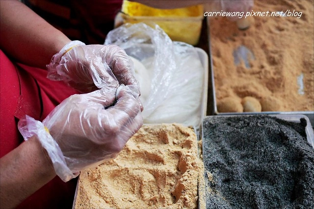 台北中山｜不老客家傳統麻糬．行天宮排隊麻糬店，手作的溫暖的好味道 @飛天璇的口袋