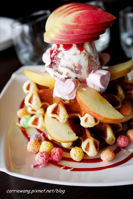 【金門美食推薦】Lin+ Coffee。手作咖啡飄香，還有超吸晴的蜜糖吐司和比利時鬆餅，在金門也可以悠閒地享受下午茶 @飛天璇的口袋