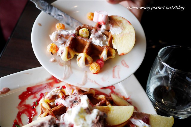 【金門美食推薦】Lin+ Coffee。手作咖啡飄香，還有超吸晴的蜜糖吐司和比利時鬆餅，在金門也可以悠閒地享受下午茶 @飛天璇的口袋