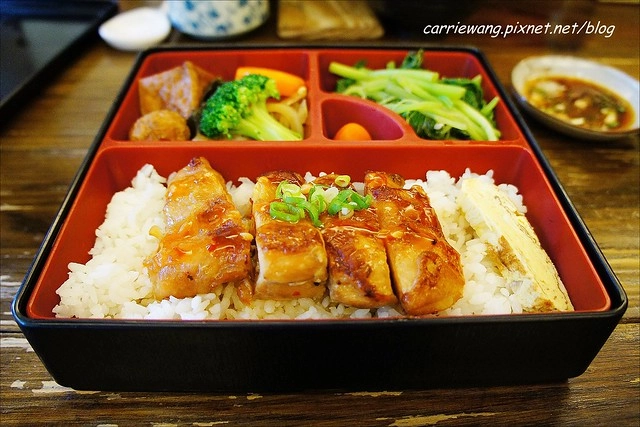 【台中小吃美食】西岡家手作弁当．蘿蔔糕。隱匿巷弄間的日式便當店，手作溫暖有誠意 @飛天璇的口袋