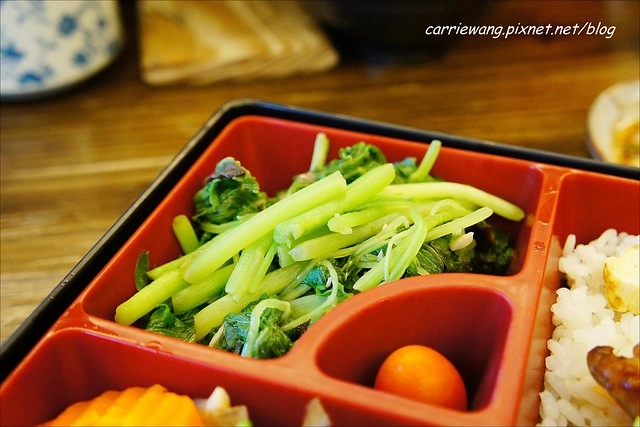 【台中小吃美食】西岡家手作弁当．蘿蔔糕。隱匿巷弄間的日式便當店，手作溫暖有誠意 @飛天璇的口袋