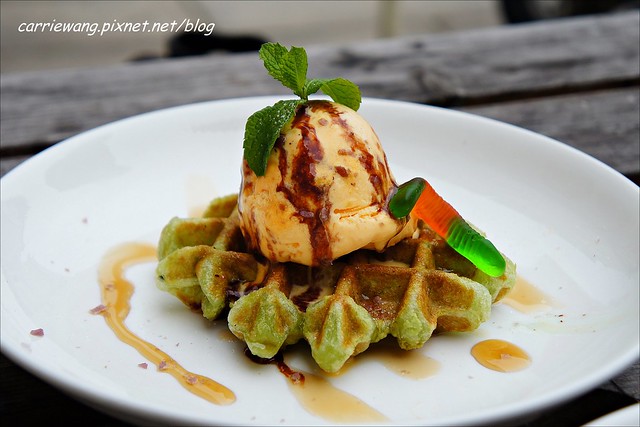 【金門必買伴手禮】金悅坊風伯燒。可愛的風獅爺造型雞蛋糕，內餡濃郁又好吃，還有特製的格格Q餅，是蟲蟲造型的唷！ @飛天璇的口袋