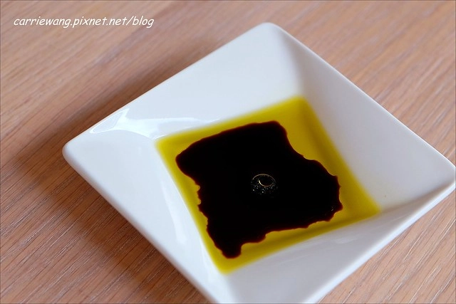 貳樓餐廳台中店：餐點份量大選擇性多，還可以把危機化成轉機 @飛天璇的口袋