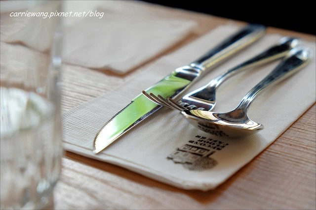 貳樓餐廳台中店：餐點份量大選擇性多，還可以把危機化成轉機 @飛天璇的口袋