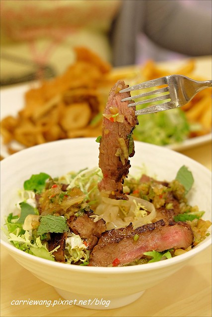 【台中啤酒餐廳】一番搾KIRIN ICHIBAN GARDEN@台中店。 自已動手做two tone，和朋友一起享受歡樂氣氛 @飛天璇的口袋