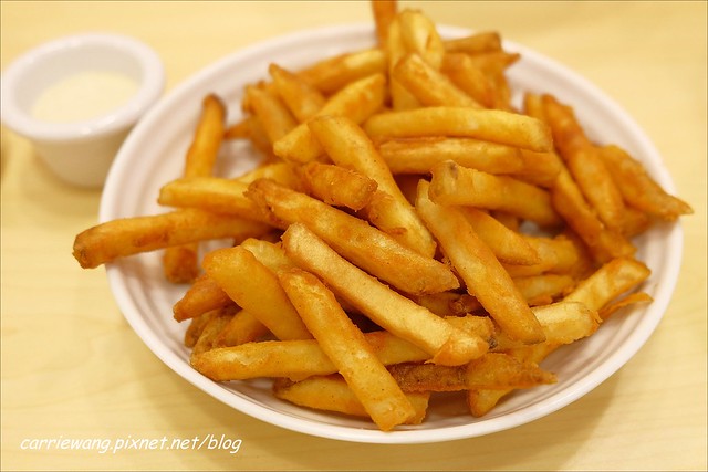 【台中啤酒餐廳】一番搾KIRIN ICHIBAN GARDEN@台中店。 自已動手做two tone，和朋友一起享受歡樂氣氛 @飛天璇的口袋