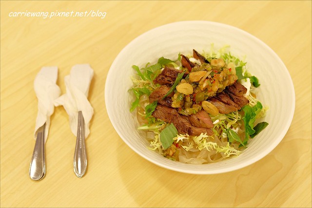 【台中啤酒餐廳】一番搾KIRIN ICHIBAN GARDEN@台中店。 自已動手做two tone，和朋友一起享受歡樂氣氛 @飛天璇的口袋