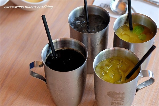 貳樓餐廳台中店：餐點份量大選擇性多，還可以把危機化成轉機 @飛天璇的口袋