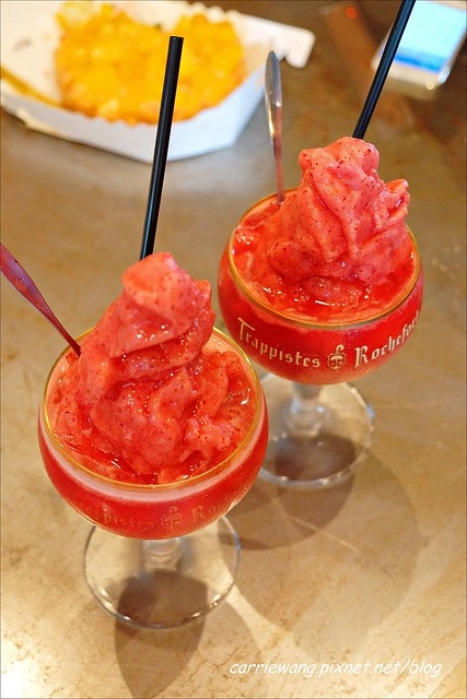 【台中異國料理】帽子南義料理啤酒餐廳．Tapa Loca。正宗義式風味餐廳，啤酒高達120多種，一起來瘋世足吧！ @飛天璇的口袋