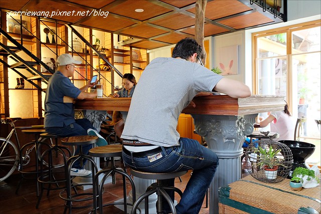 Buka這一隻熊：台中的世外桃源，外拍的好地方，旁邊還有雜貨店 @飛天璇的口袋