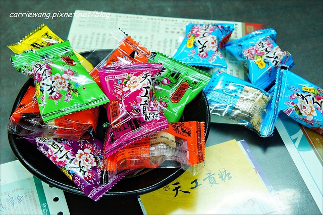 天工貢糖｜一口接一口的好吃貢糖，在地人推薦金門必買伴手禮 @飛天璇的口袋