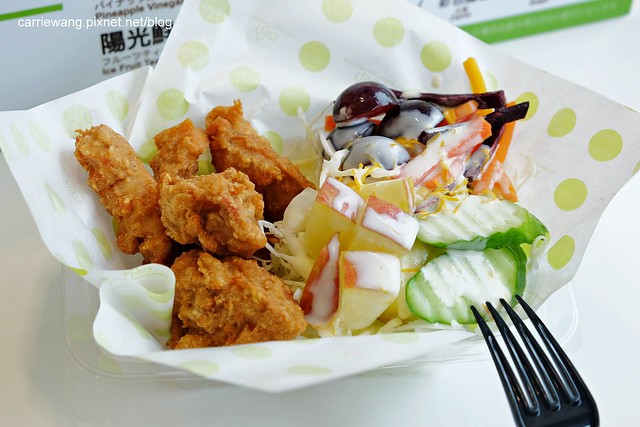 【逢甲小吃美食】繼光香香雞。台中福星店8/25隆重開幕，道地台式炸物與台灣時令蔬果的完美交會，香香蔬果吧好吃清爽無負擔 @飛天璇的口袋