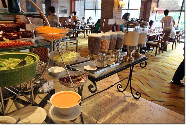 【馬來西亞沙巴】太平洋飯店 The Pacific Sutera Hotel~住宿房間+早餐分享+出海賞海景夕陽。臨緊Sutera港灣，沙巴住宿推薦 @飛天璇的口袋