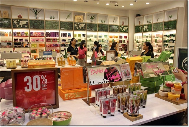 馬來西亞沙巴｜暢遊沙巴！馬來西亞必買伴手禮推薦，鞋子、美妝、咖啡、芒果糖 @飛天璇的口袋