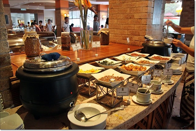 【馬來西亞沙巴】太平洋飯店 The Pacific Sutera Hotel~住宿房間+早餐分享+出海賞海景夕陽。臨緊Sutera港灣，沙巴住宿推薦 @飛天璇的口袋