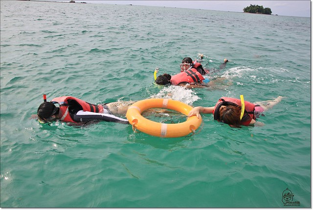 【馬來西亞沙巴】沙巴五日遊推薦行程~Pulau Tiga迪加島火山泥浴+自助式海鮮午餐+蛇島+白沙島浮潛(Air Asia亞洲航空體驗) @飛天璇的口袋