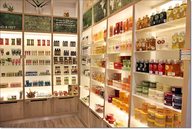 馬來西亞沙巴｜暢遊沙巴！馬來西亞必買伴手禮推薦，鞋子、美妝、咖啡、芒果糖 @飛天璇的口袋