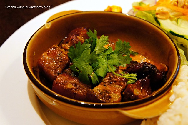 【台中越南料理】小夏天越南餐廳 Petit e’te 。隱身在美術館巷弄間的復古味老房子，賣的是道地的越南料理 @飛天璇的口袋