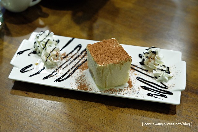 【台中下午茶推薦】DOUZI 城市豆子咖啡館@忠太西路綠園道旁的咖啡館，專業咖啡烘焙，甜點平價好吃 @飛天璇的口袋