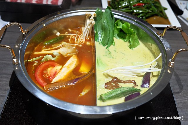 【台中吃到飽火鍋】藍象廷泰式火鍋@中友百貨15F。肉品四種選擇，大口吃肉吃到飽，每人$100元可以加點其他功夫料理 @飛天璇的口袋