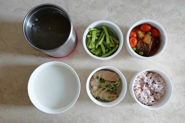 【台中月子餐推薦】慧馨孕產婦健康諮詢中心。坐月子訂月子餐的好選擇，菜色變化性多，口味也不錯，還滿推薦的哦！ @飛天璇的口袋