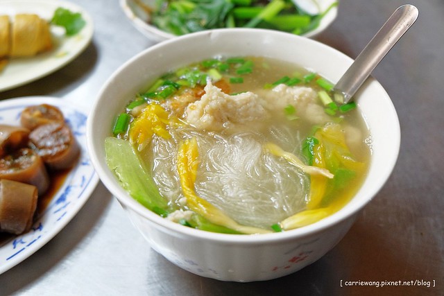 礁溪八寶冬粉｜民宿老闆推薦的礁溪必吃美食，小菜選擇性很多 @飛天璇的口袋