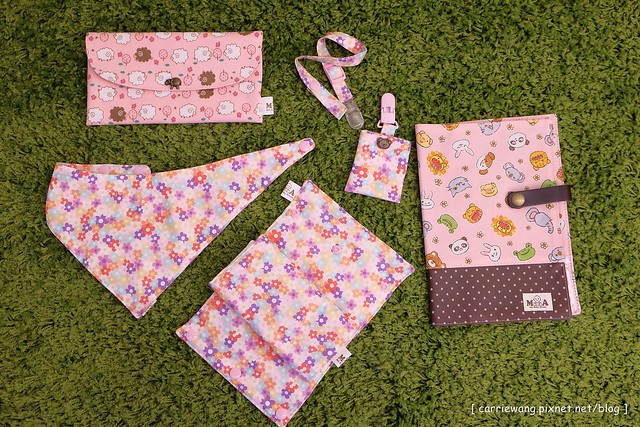 【育兒日記分享】媽咪敗家：寶寶平安符袋．存摺套．寶寶手冊保護套．奶嘴鏈．三角巾(口水巾)．背袋口水巾&hellip;新生兒彌月禮推薦 @飛天璇的口袋