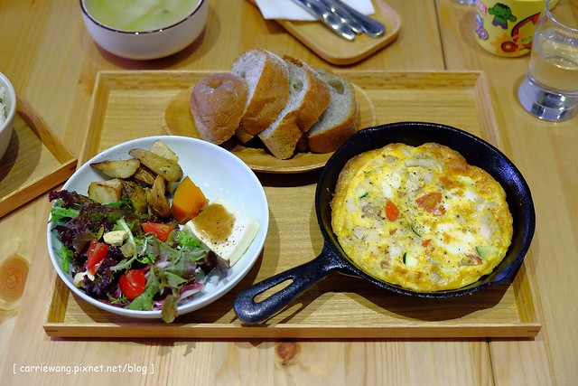 【台中早午餐推薦】餐廳日．Restaurant days。早午餐使用天然食材，餐廳裡面有很多卡通小公仔，還有附設小小遊戲區，是親子友善餐廳 @飛天璇的口袋