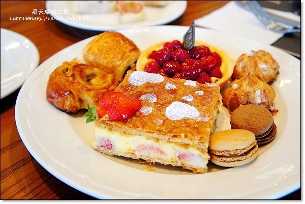 台中美食餐廳推薦。台中百貨公司、商場美食餐廳懶人包：中友百貨、新時代購物中心、廣三SOGO百貨、勤美誠品綠園道、金典綠園道、台中大遠百、新光三越百貨、Tiger City老虎城、LEECO禮客食尚館、豐原太平洋SOGO百貨&hellip;各樓餐廳美食資訊 @飛天璇的口袋