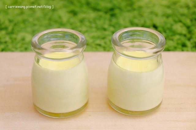 【育兒日記分享】寶寶的副食品食譜：蛋黃布丁。自製母乳手工布丁，滿7個月就可以吃了，兼具營養與衛生，第一次動手DIY就成功 @飛天璇的口袋