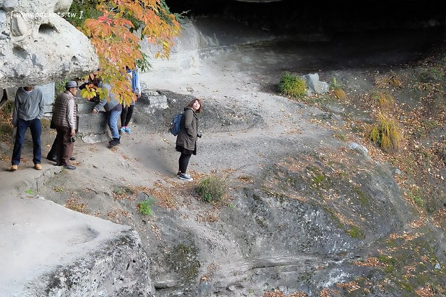 塔崖(塔のへつり)┃福島景點推薦：會津鐵道隱藏版密境，百萬年造就絕美風景，體驗大自然的鬼斧神工，秋天最適合賞楓旅遊 @飛天璇的口袋