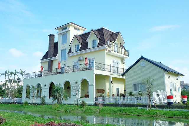 【宜蘭民宿推薦】冬山．布蕾頓法式鄉村民宿。法國童話風鄉村民宿，接受假日包棟入住，漂亮的建築像是一個剛出爐的烤布蕾，鄰近梅花湖和羅東夜市 @飛天璇的口袋