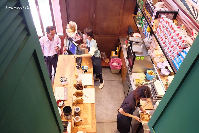 【台中南洋料理】金福氣南洋食堂。超具復古風的南洋料理餐廳，熱壓吐司好吃推薦，環境和服務也令人印象深刻，北屯也有特色南洋料理餐廳囉！ @飛天璇的口袋