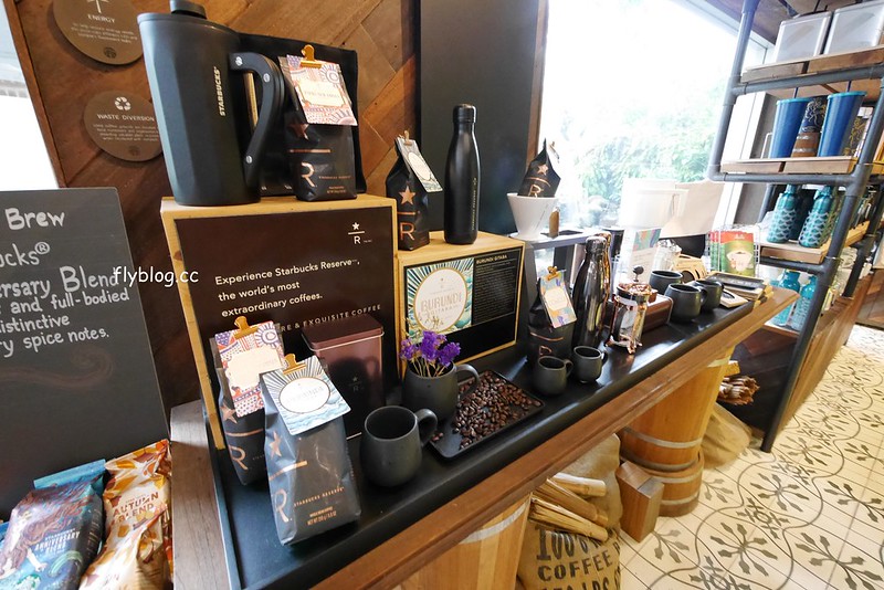 泰國曼谷｜Starbucks Langsuan．曼谷最美的星巴克，鄰近BTS Chit Lom奇隆站 @飛天璇的口袋