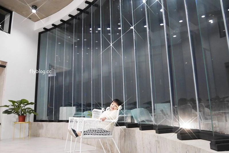 台中北屯｜眺高STAY WITH MOUNTAIN，北屯大坑景觀餐廳，眺望270&deg;的台中屯區夜景 @飛天璇的口袋