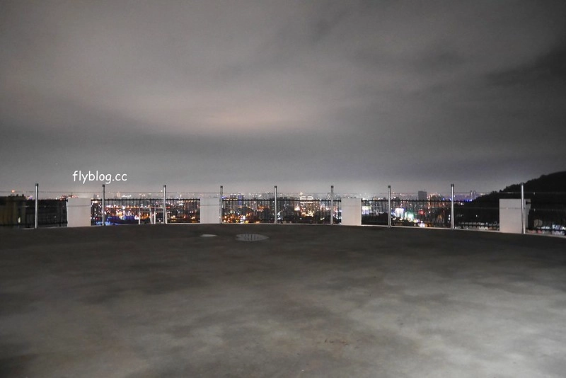 台中北屯｜眺高STAY WITH MOUNTAIN，北屯大坑景觀餐廳，眺望270&deg;的台中屯區夜景 @飛天璇的口袋