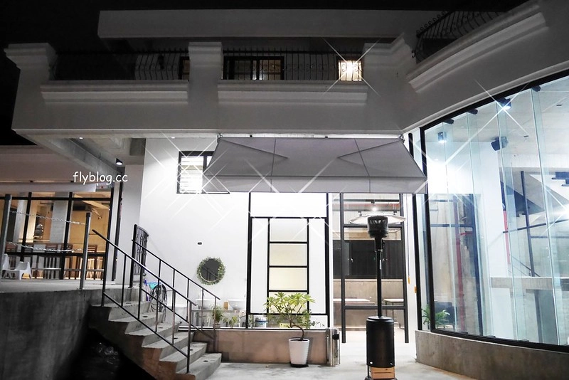 台中北屯｜眺高STAY WITH MOUNTAIN，北屯大坑景觀餐廳，眺望270&deg;的台中屯區夜景 @飛天璇的口袋