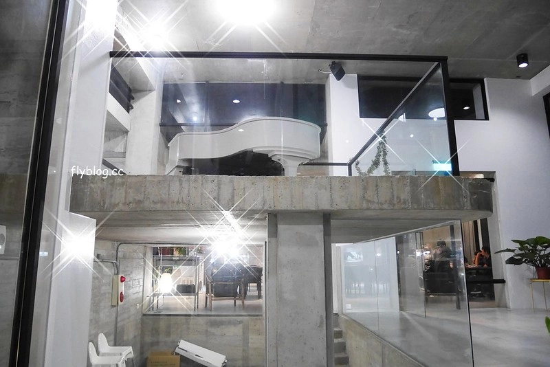 台中北屯｜眺高STAY WITH MOUNTAIN，北屯大坑景觀餐廳，眺望270&deg;的台中屯區夜景 @飛天璇的口袋